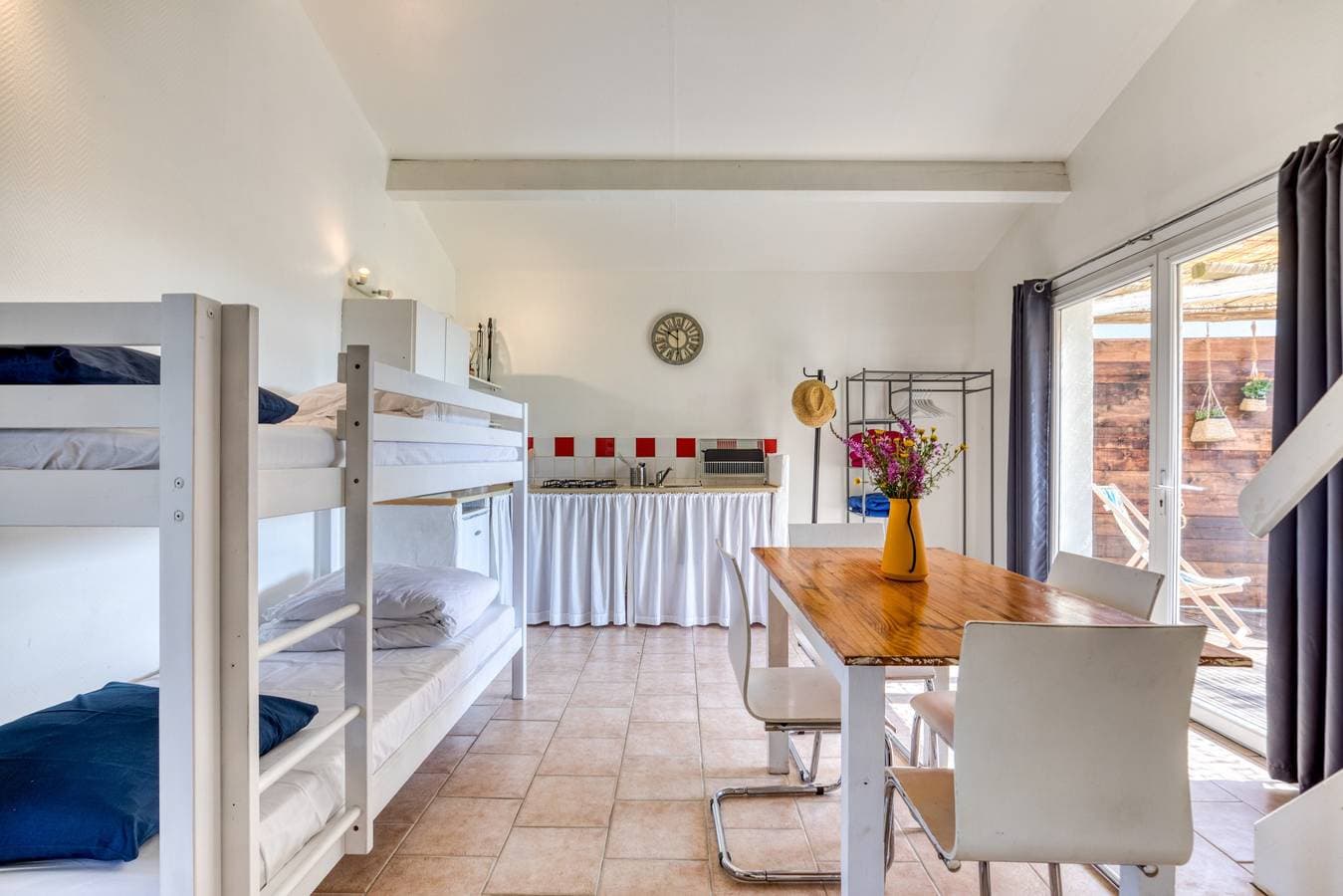 Foto 3 von 25: 'Mas Des Cypres - Mazet 5' mit Privatterrasse, Gemeinschaftsgarten und WLAN