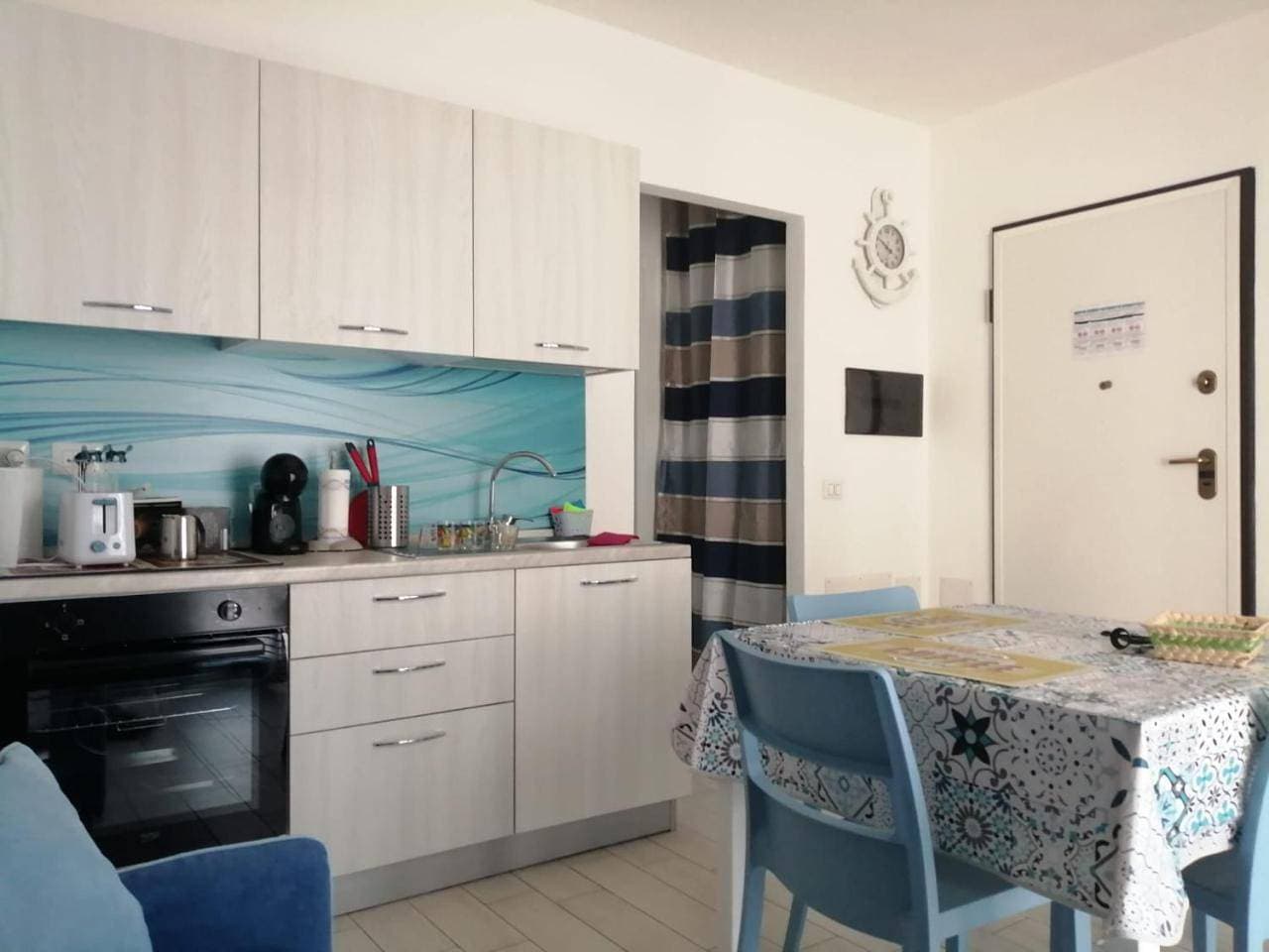 Foto 13 von 18: One-Bedroom Apartment with Sea View