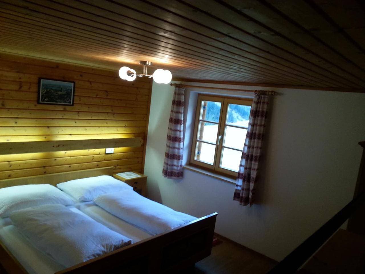 Foto 8 von 12: Double Room with Shared Bathroom