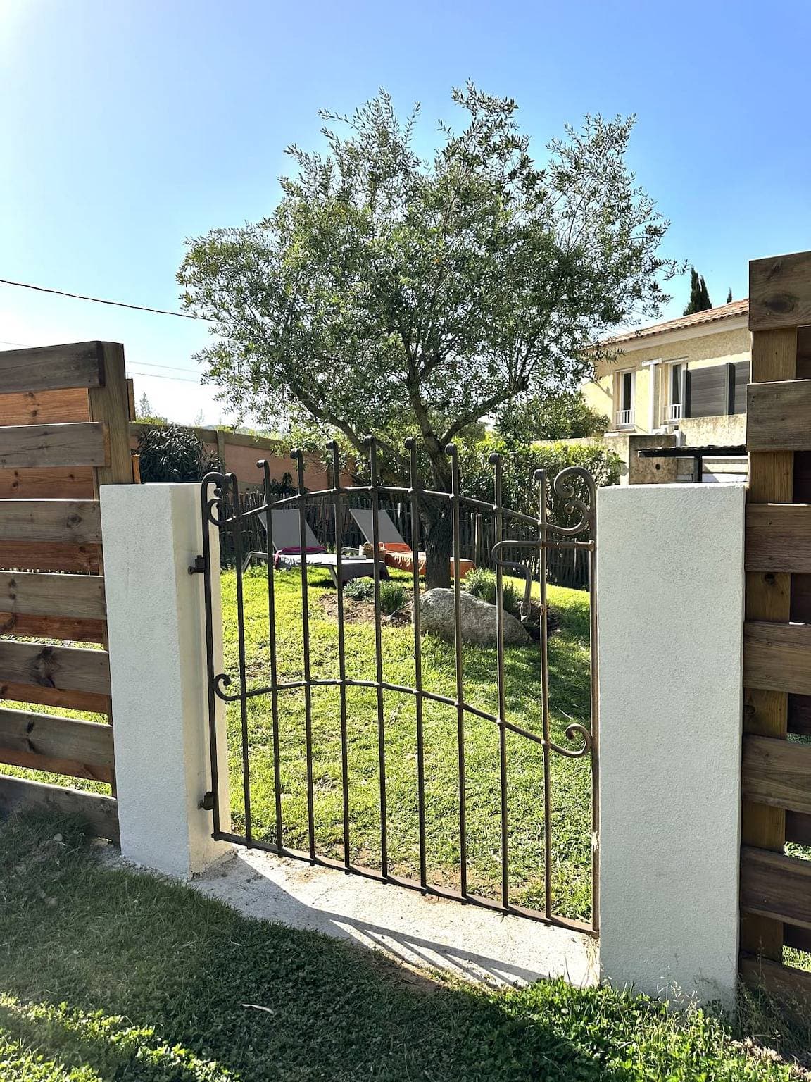 Foto 11 von 17: Ferienunterkunft Alivu, privater Garten, Grill, beheizter Pool