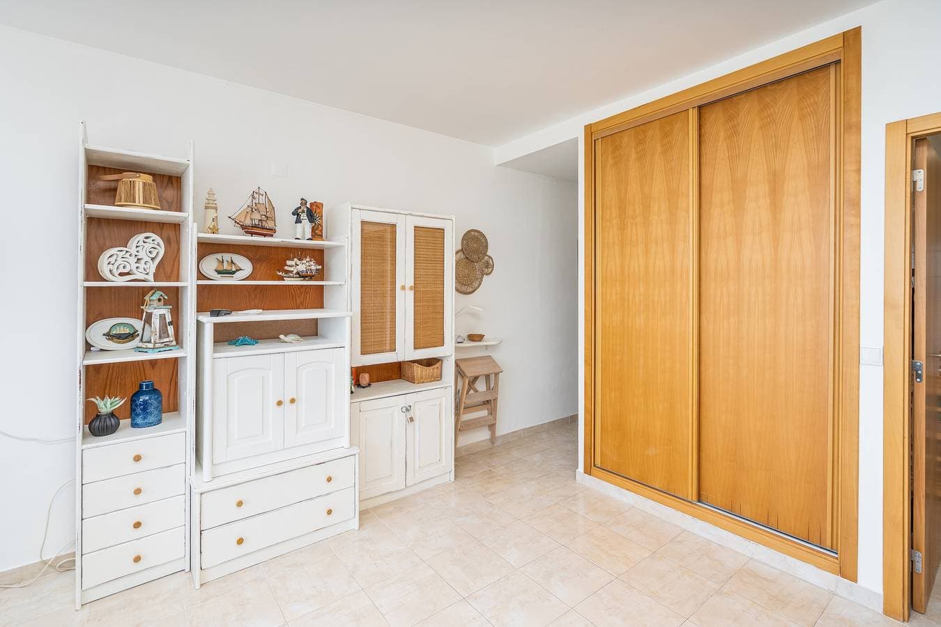 Foto 12 von 22: Ferienwohnung 'Modern Beach' mit Meerblick, Wi-Fi und Klimaanlage