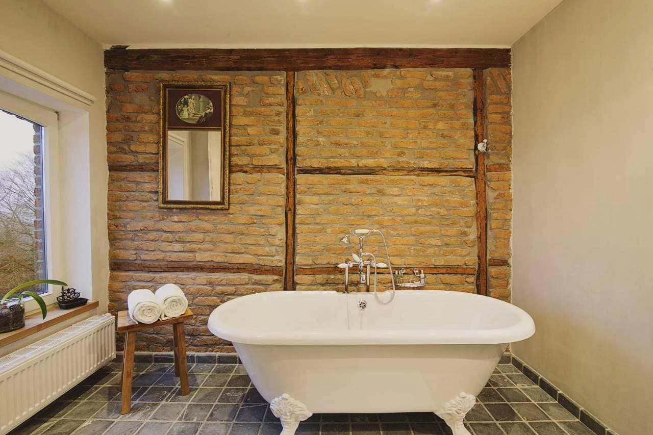 Foto 5 von 10: King Room with Bath Tub