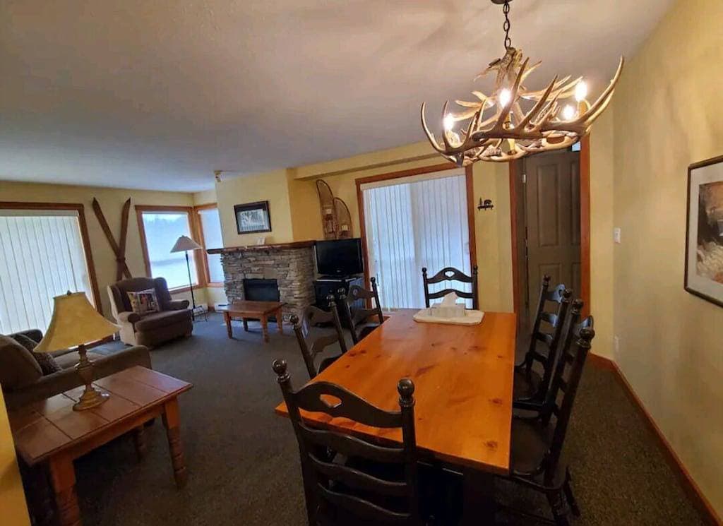 Foto 8 von 10: Lovely 2bdrm Panorama Springs unit overlooking the mountains and pools!