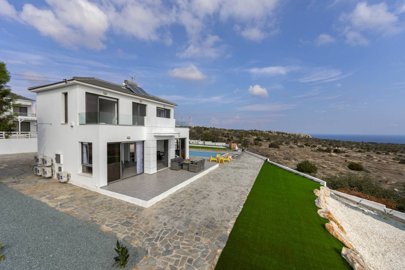Foto 7 von 43: Villa für 6 Personen mit Balkon/Terrasse
