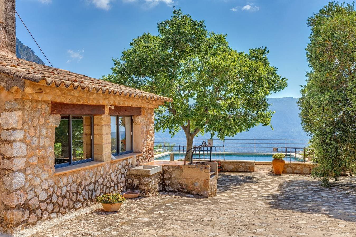 Foto 3 von 31: Finca 'Sa Cabana Vella Fornalutx' mit Bergblick, Pool und Wi-Fi