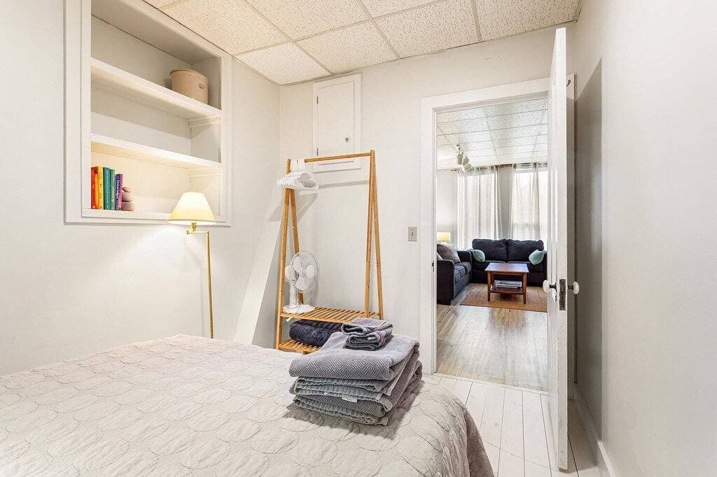 Condo in the heart of town. 1