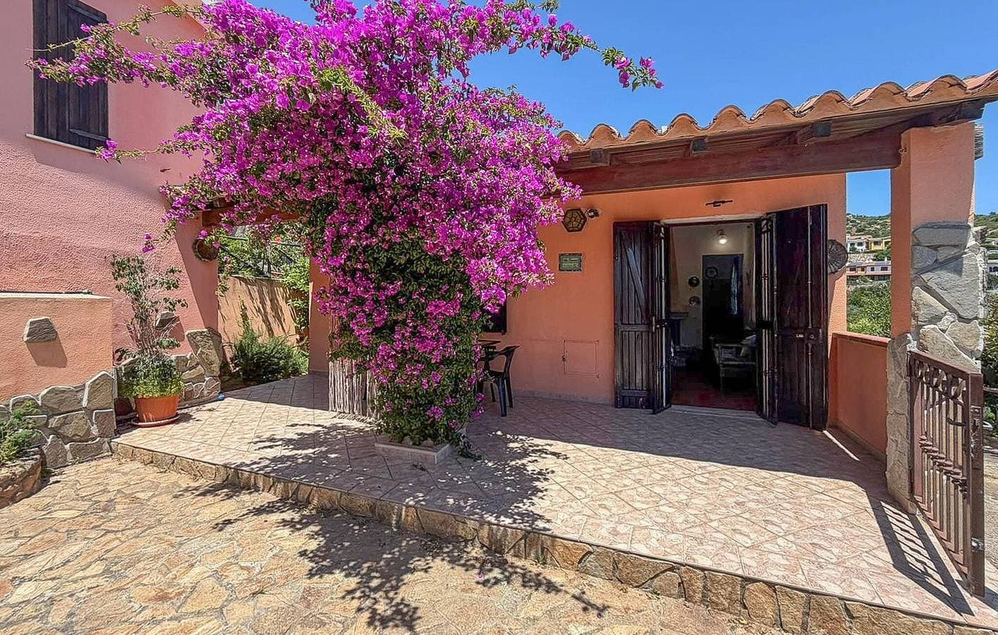 Gemütliche Ferienwohnung mit Terrasse, Küche und WLAN – 700 m vom Strand von Costa Rei entfernt 1