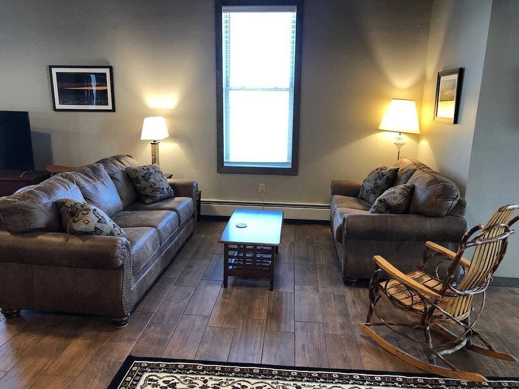 Foto 7 von 34: Erleben Sie authentisches Downeast Maine in einem 3-Zimmer-Loft mit Hafenblick