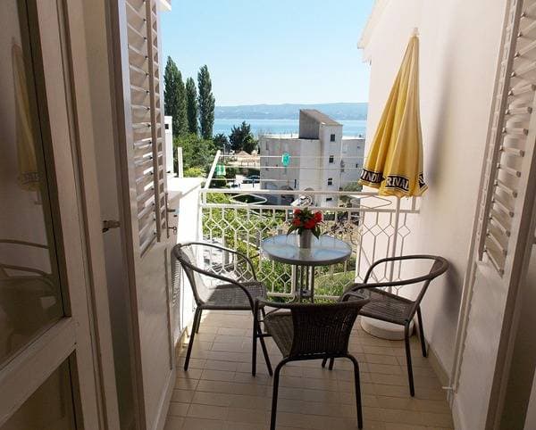 Foto 10 von 50: Ferienwohnung in Duće mit Meerblick, Balkon, Klimaanlage, W-Lan (4174-7)