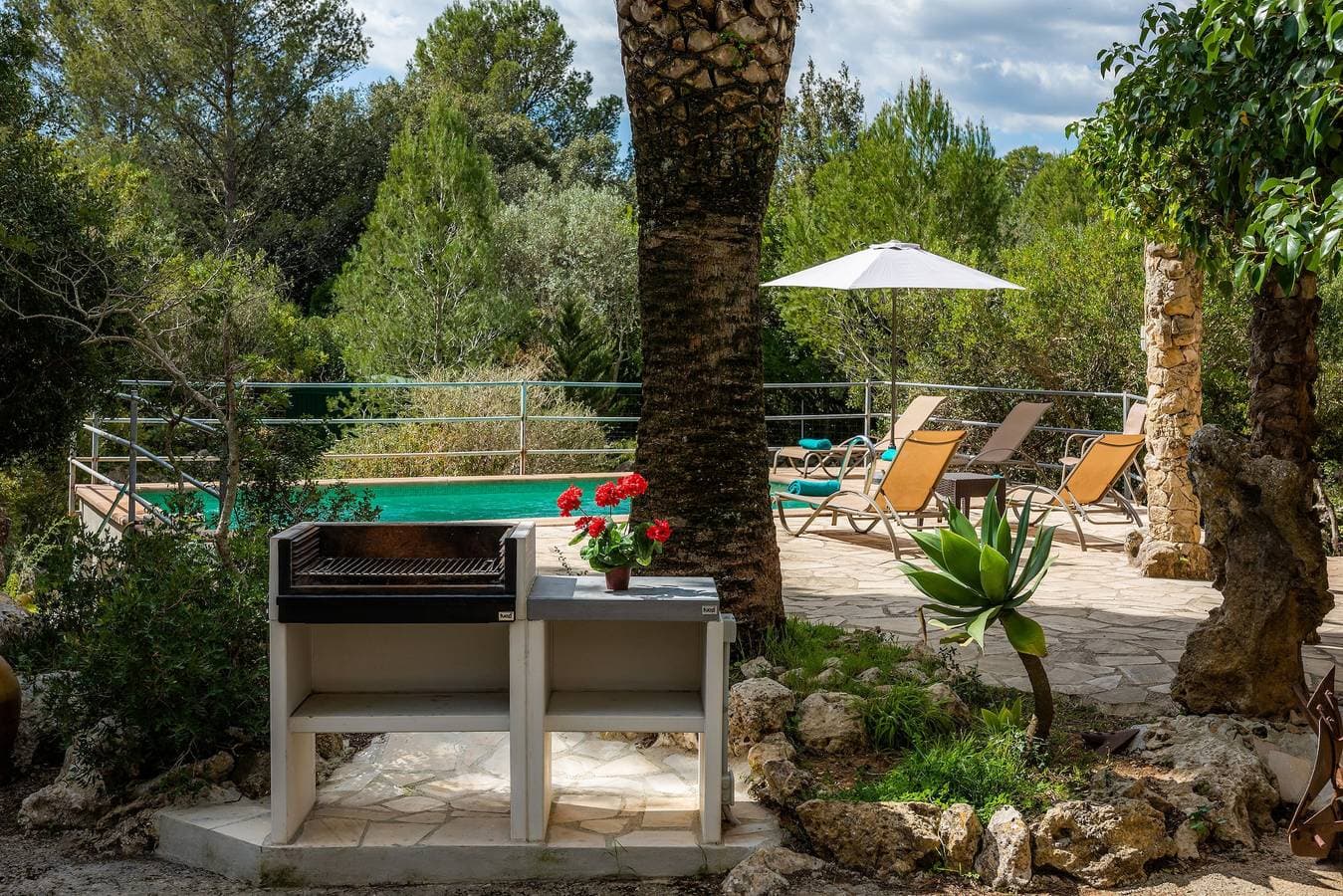 Foto 3 von 39: Ferienhaus "Can Company" mit Bergblick, Pool, Balkon, Terrasse & Garten