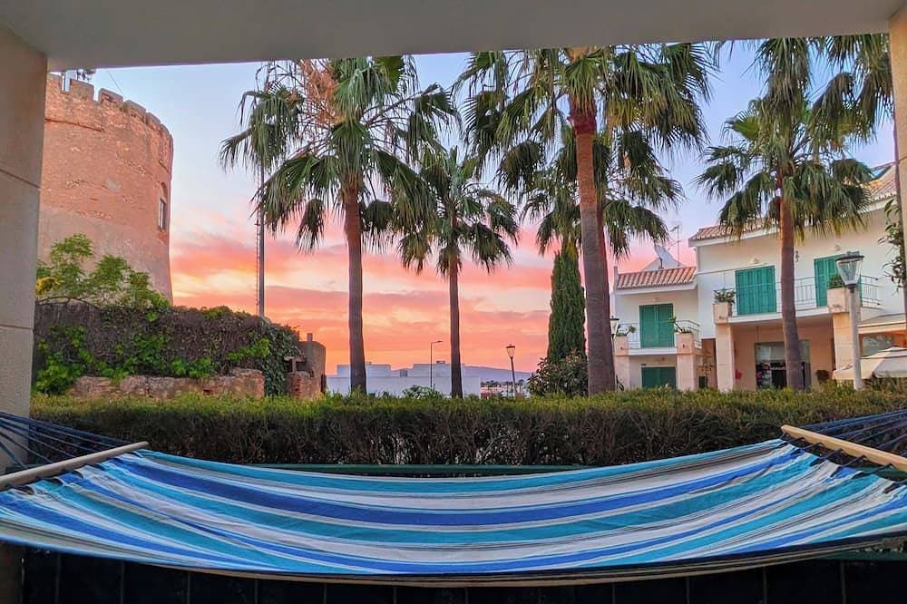 Bright apartment at the top of the village near beaches, golf&city 2 Double Beds 1