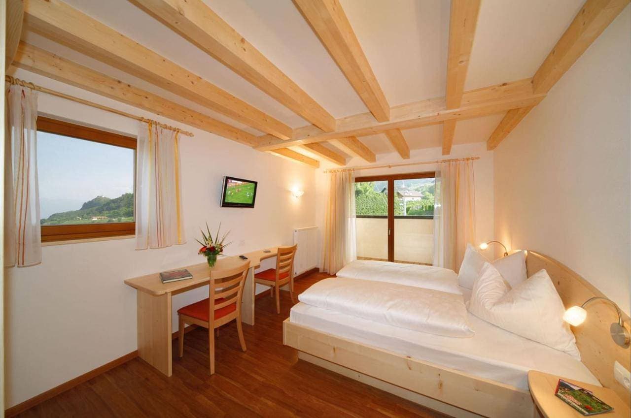Foto 3 von 5: Double Room with Balcony
