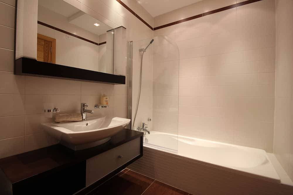 Foto 10 von 22: Elegante, gehobene und geräumige Eckwohnung mit 2 Schlafzimmern und Gemeinschaftspool