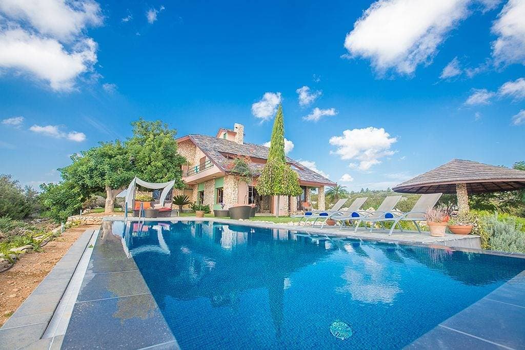 Villa 1