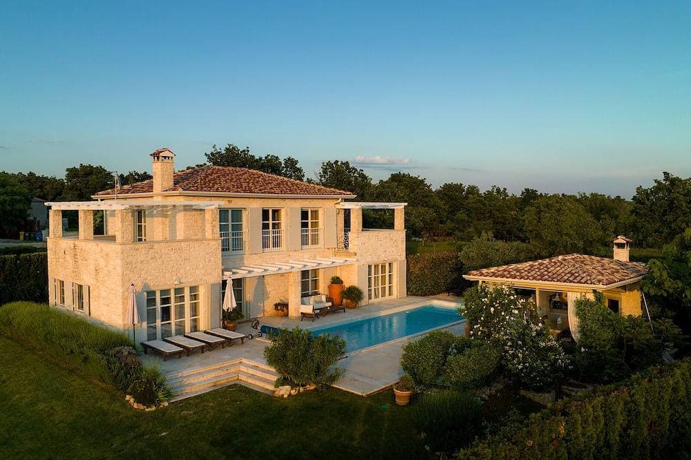 Villa Moonlight 1 near Poreč for 10 person - pet friendly with large garden, playground & 50 m2 heat... 1