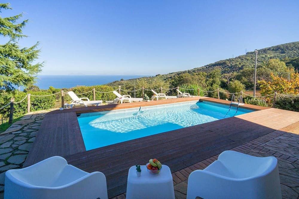 Awesome home in Caronia 1