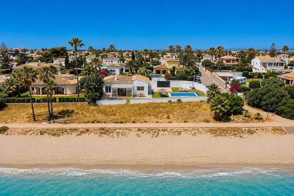 « Boho Mar » - Your next holiday beach villa in Estepona 1