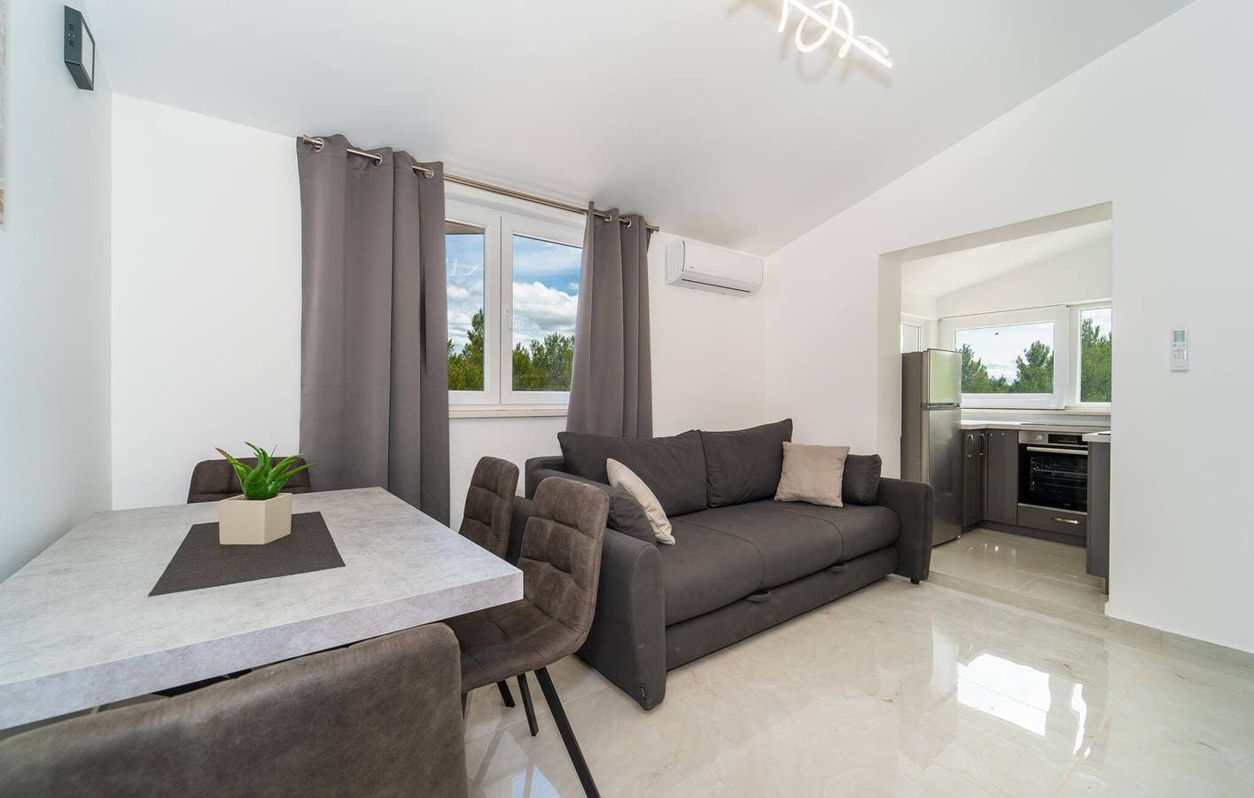 Foto 4 von 21: Moderne 2-Zimmer-Wohnung mit Terrasse, WLAN und Parkplatz in Küstennähe