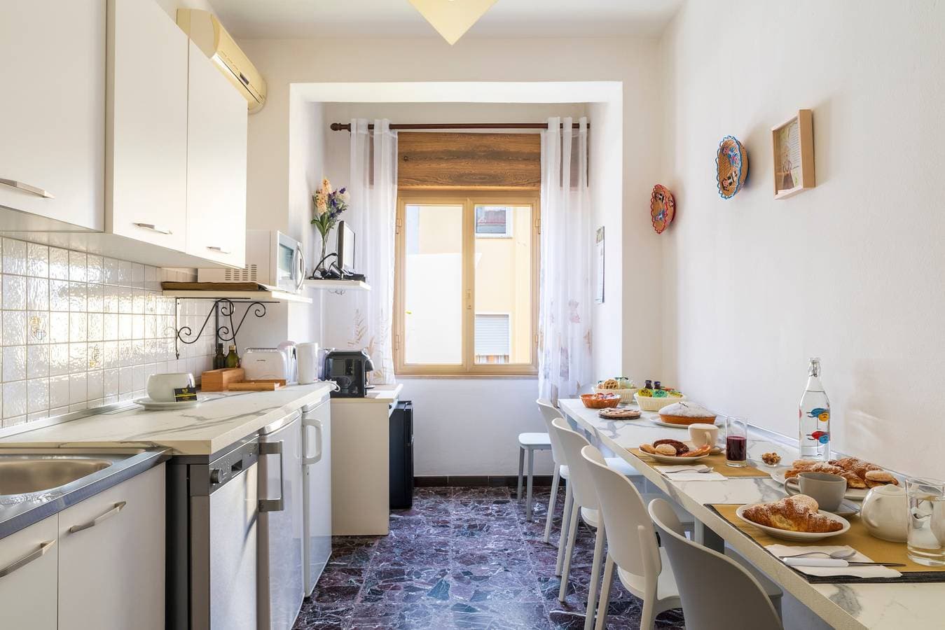 Foto 6 von 20: Zimmer 'Tramontana' mit WLAN und Klimaanlage