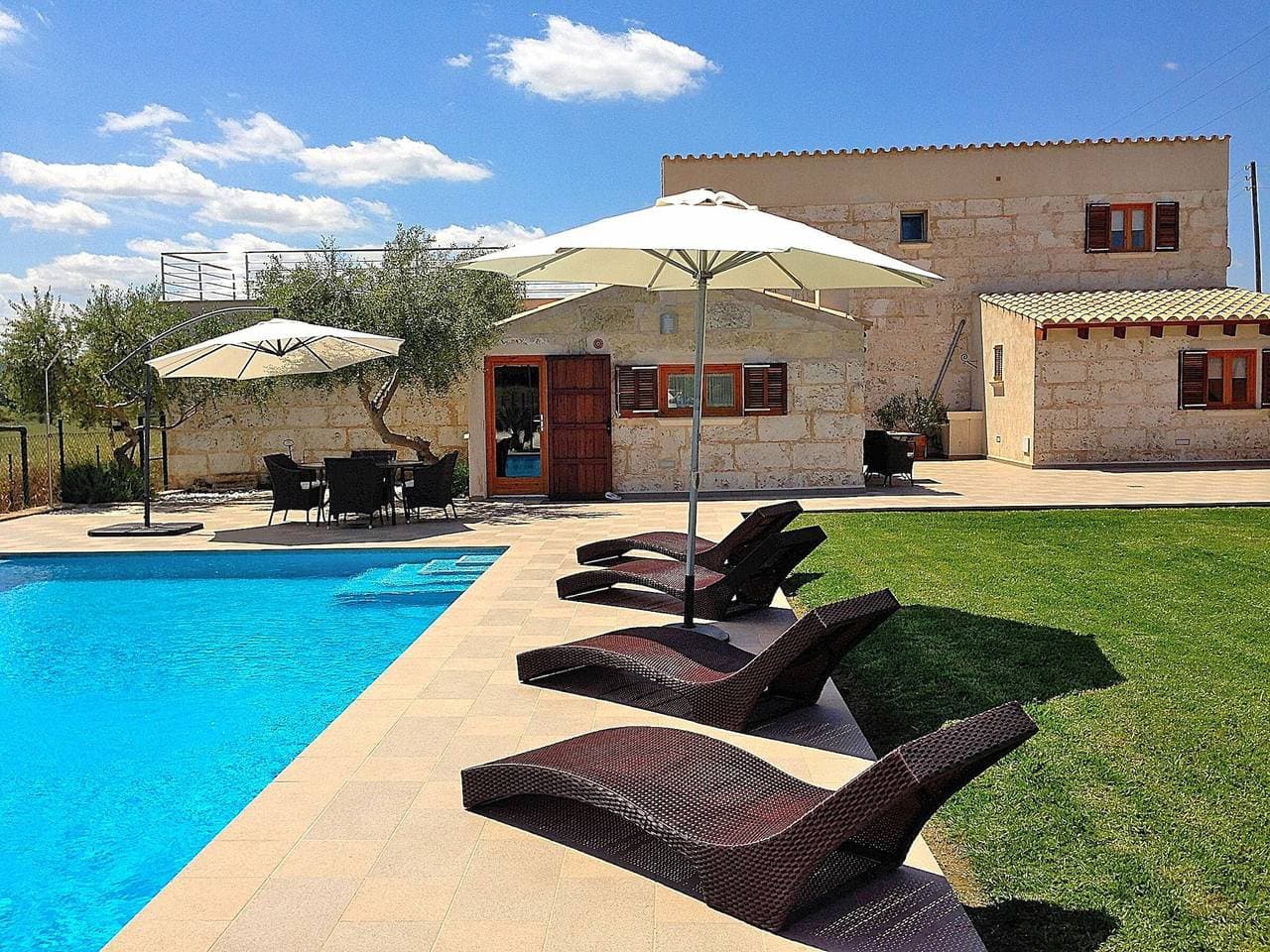 Charmante Mallorquinische Villa mit Privatem Pool und Garten in Muro 1