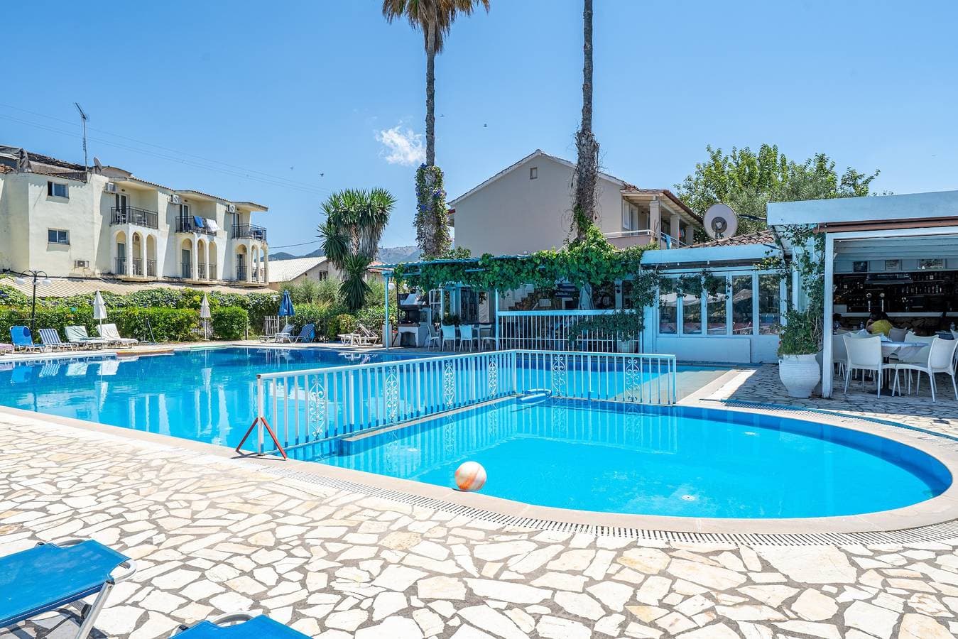 Alexandros Studios and Apartments 1