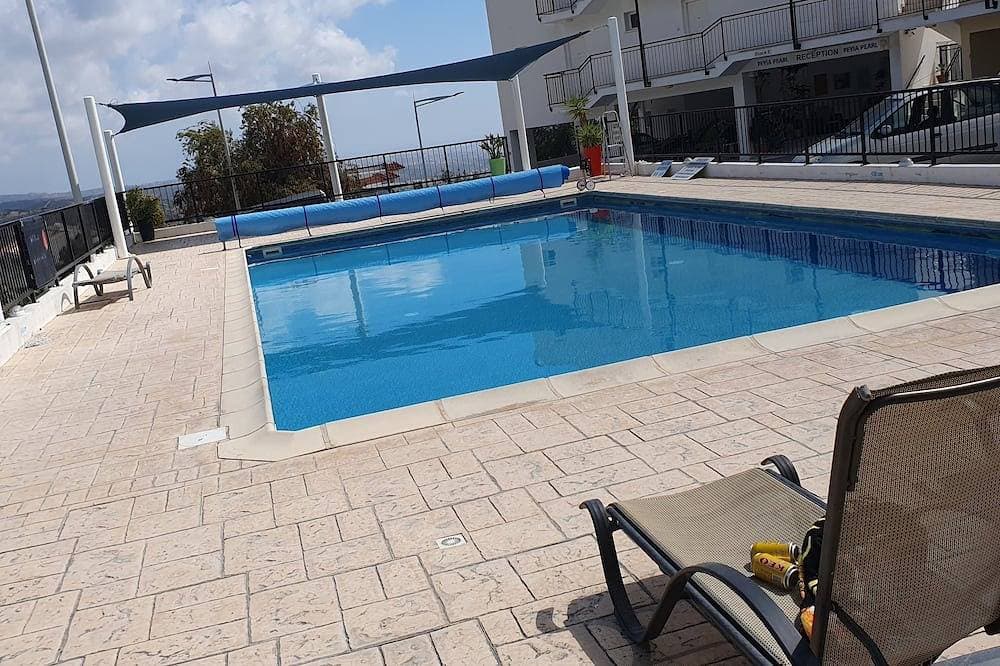 Foto 10 von 15: Stunning mountain and sea views, peaceful location in Peyia, Paphos.