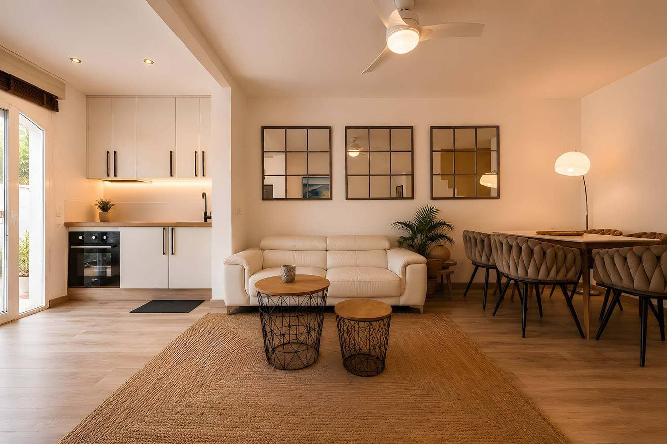 Foto 11 von 16: Los Arcos | Charming Patio Pool Townhouse