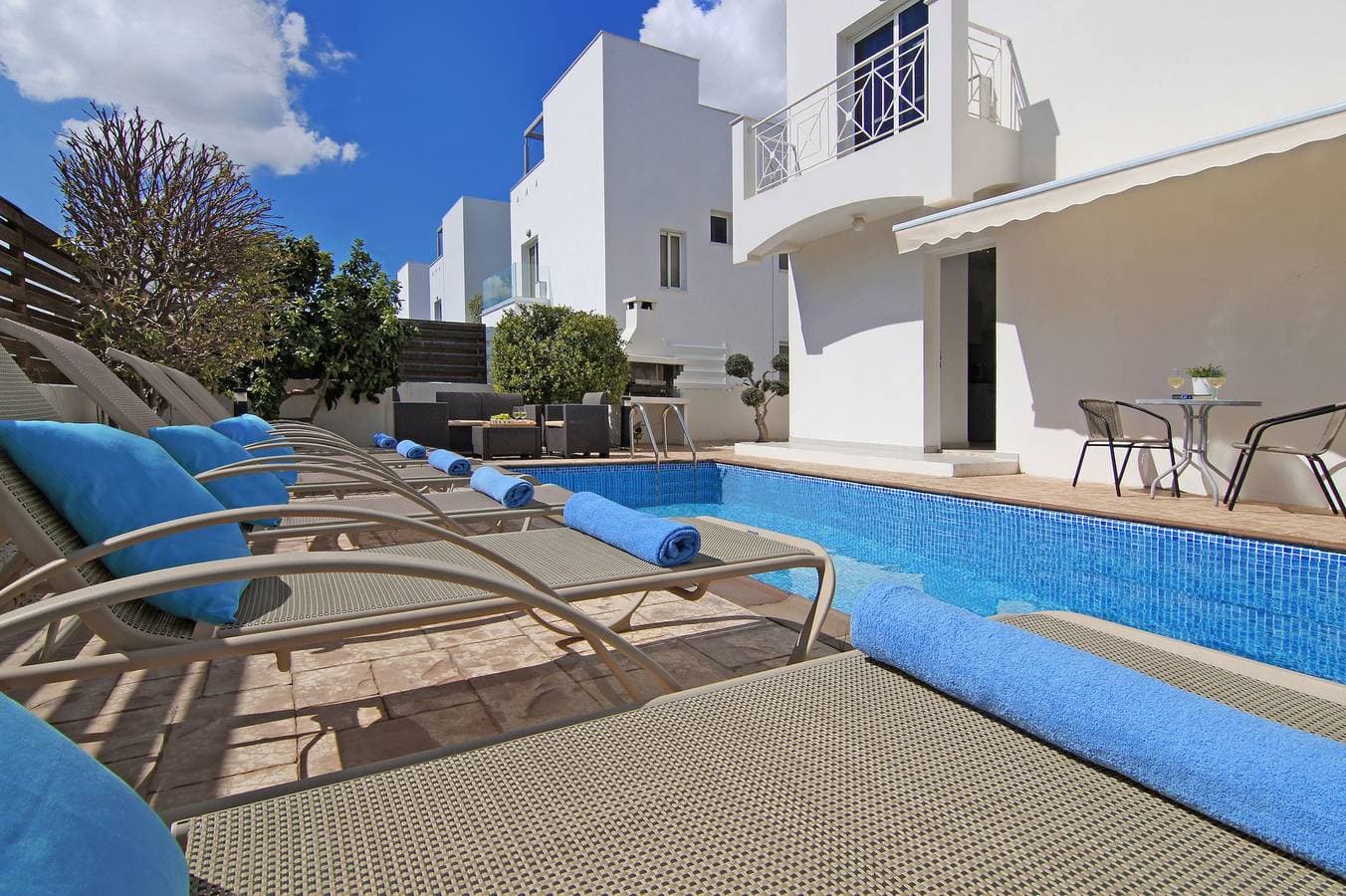 Foto 5 von 33: Villa für 7 Personen mit Balkon