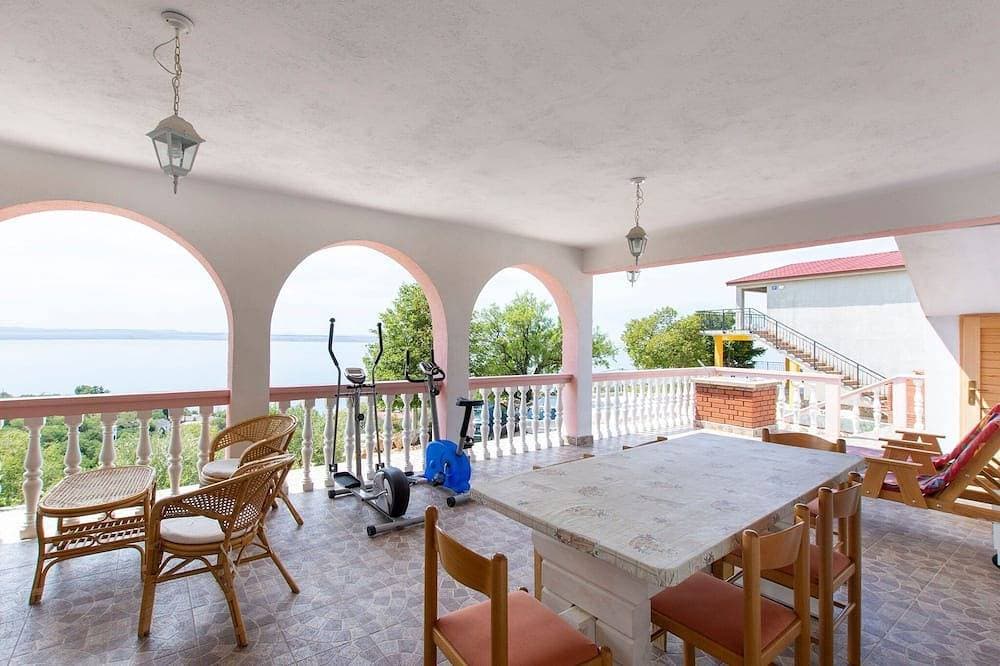 Wohnung in Tribalj mit Meerblick und Strand 1
