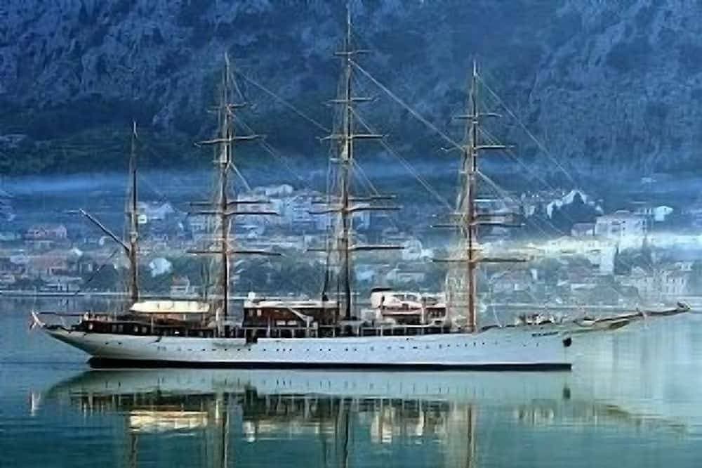 Foto 10 von 15: Tadellose Wohnung, ununterbrochener atemberaubender Blick auf die Bucht, privater Parkplatz