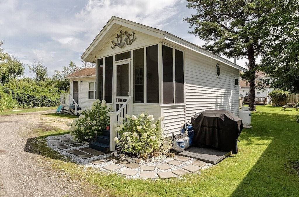 Foto 9 von 14: Charming Pine Point Oob Beach Cottage Kleines Haus, nur wenige Schritte vom Strand entfernt