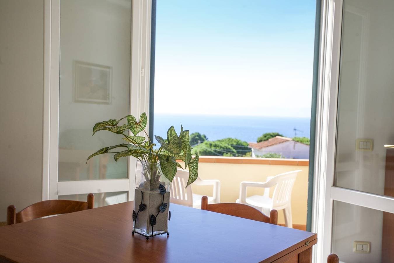 Foto 10 von 23: Ferienwohnung für 5 Personen mit Terrasse