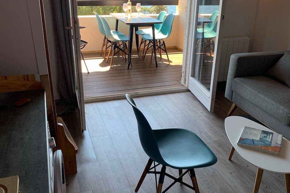 Foto 7 von 30: Möbliert 3 Sterne Golf St Tropez Rayol Canadel Mit Blick auf das Meer mit Pool