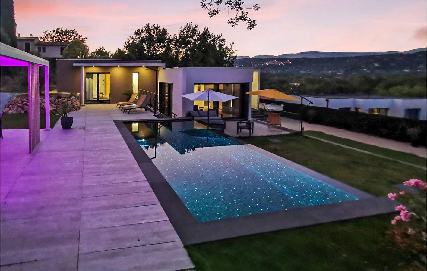 Foto 7 von 44: Luxuriöse 2BR Wohnung mit Pool und Parkplatz - Montauroux