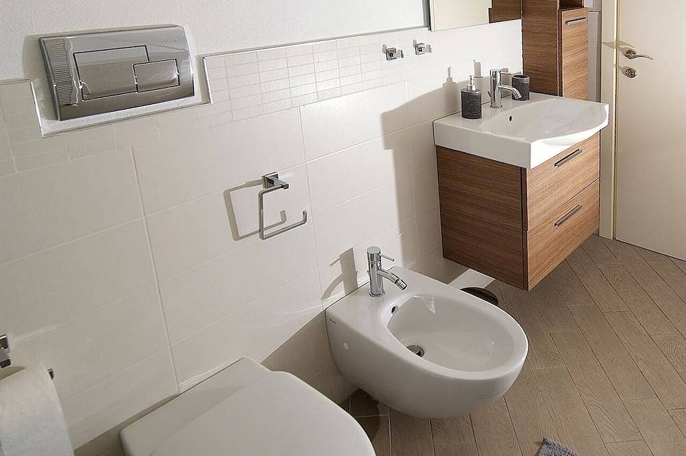Foto 8 von 23: FeWo Farfalla mit Klima, Pool und Parkplatz mit Ladestation 22 kw, 250 Meter See