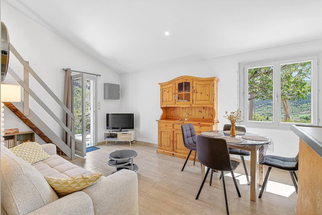 Foto 9 von 26: Ferienhaus 'Les Iris' mit Bergblick, privater Terrasse und WLAN