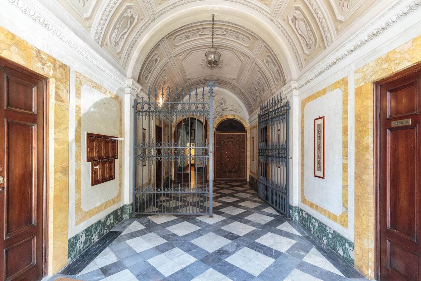 Foto 4 von 14: Casa Palatial