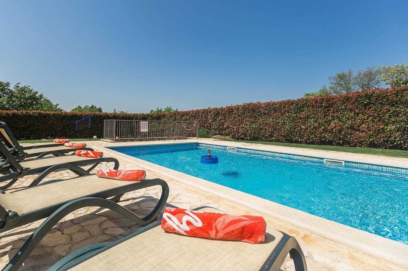 Foto 6 von 39: Mediterrane Steinvilla mit beheiztem Privatpool, aromatischen Mittelmeerpflanzen