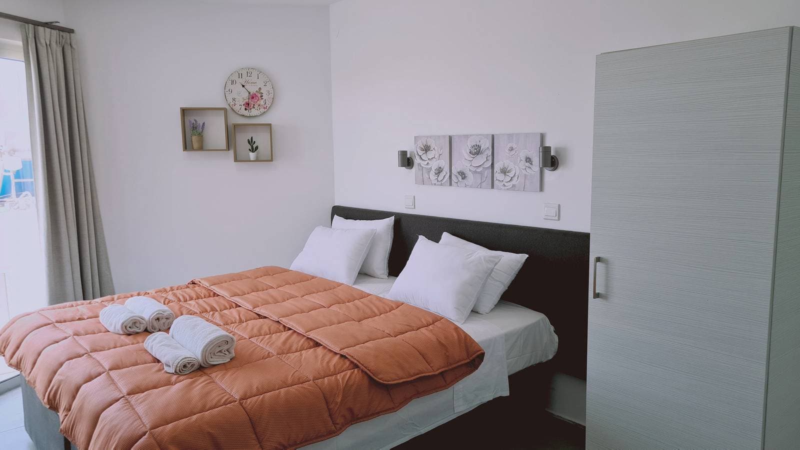 100 An  - Napa Living 36 1