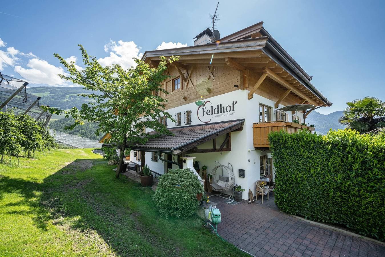 Foto 5 von 31: Ferienwohnung "Feldhof Golden Delicious" mit Salzwasser Pool, Panoramaliegewiese und Balkon