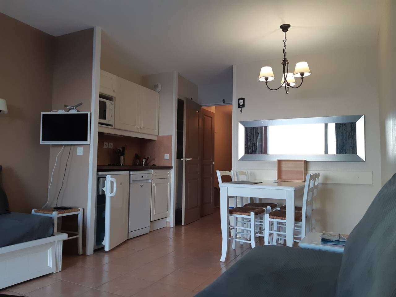 Foto 10 von 58: Apartment mit Pool in Six-Fours-les-Plages 32 m² Meerblick