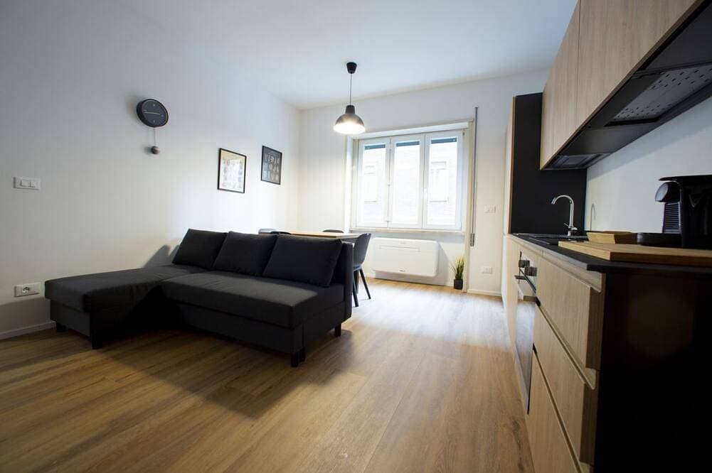 Modern style apartment in the center 1