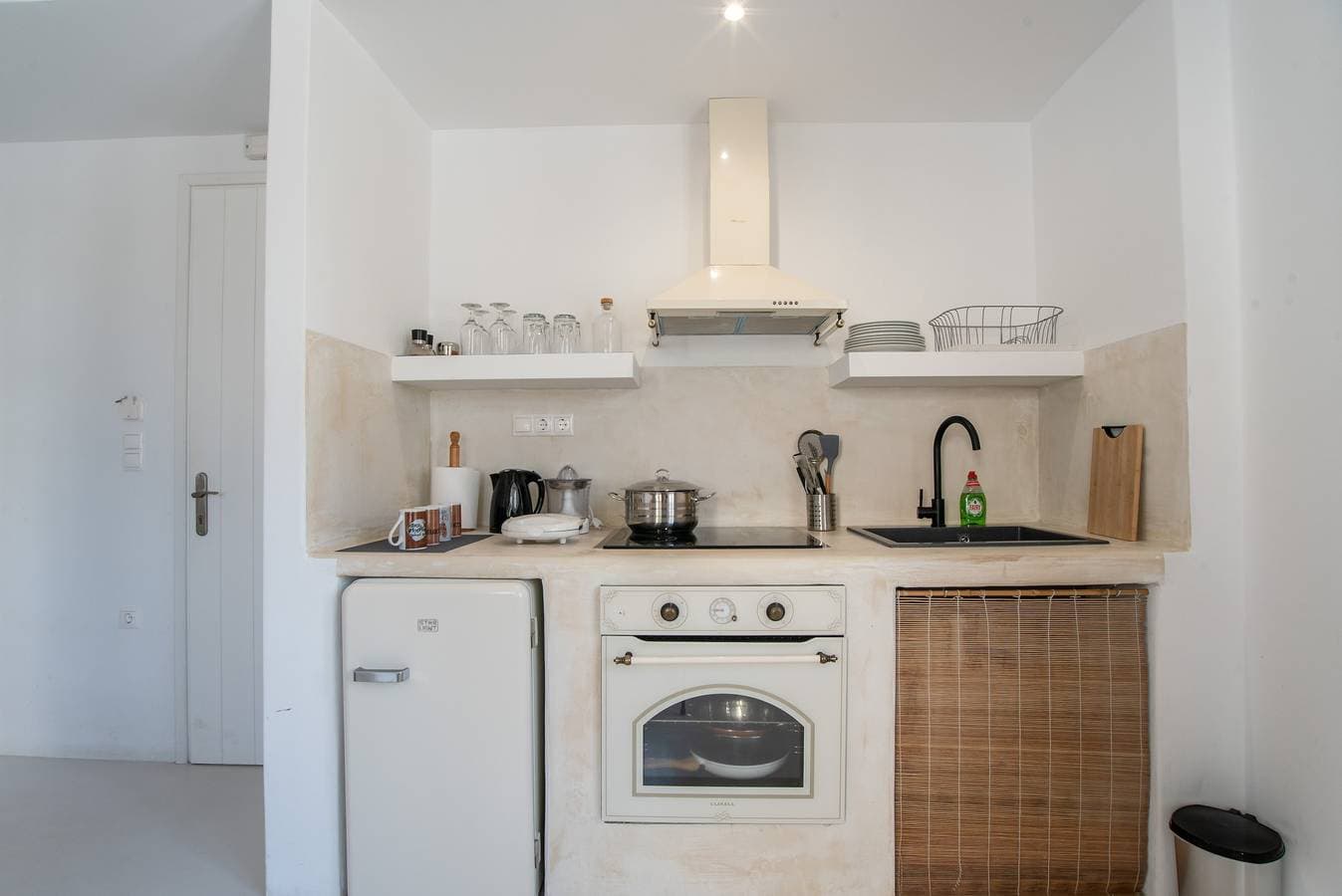 Foto 5 von 21: Einzimmerapartment 'Helmos Family' mit WLAN und Klimaanlage
