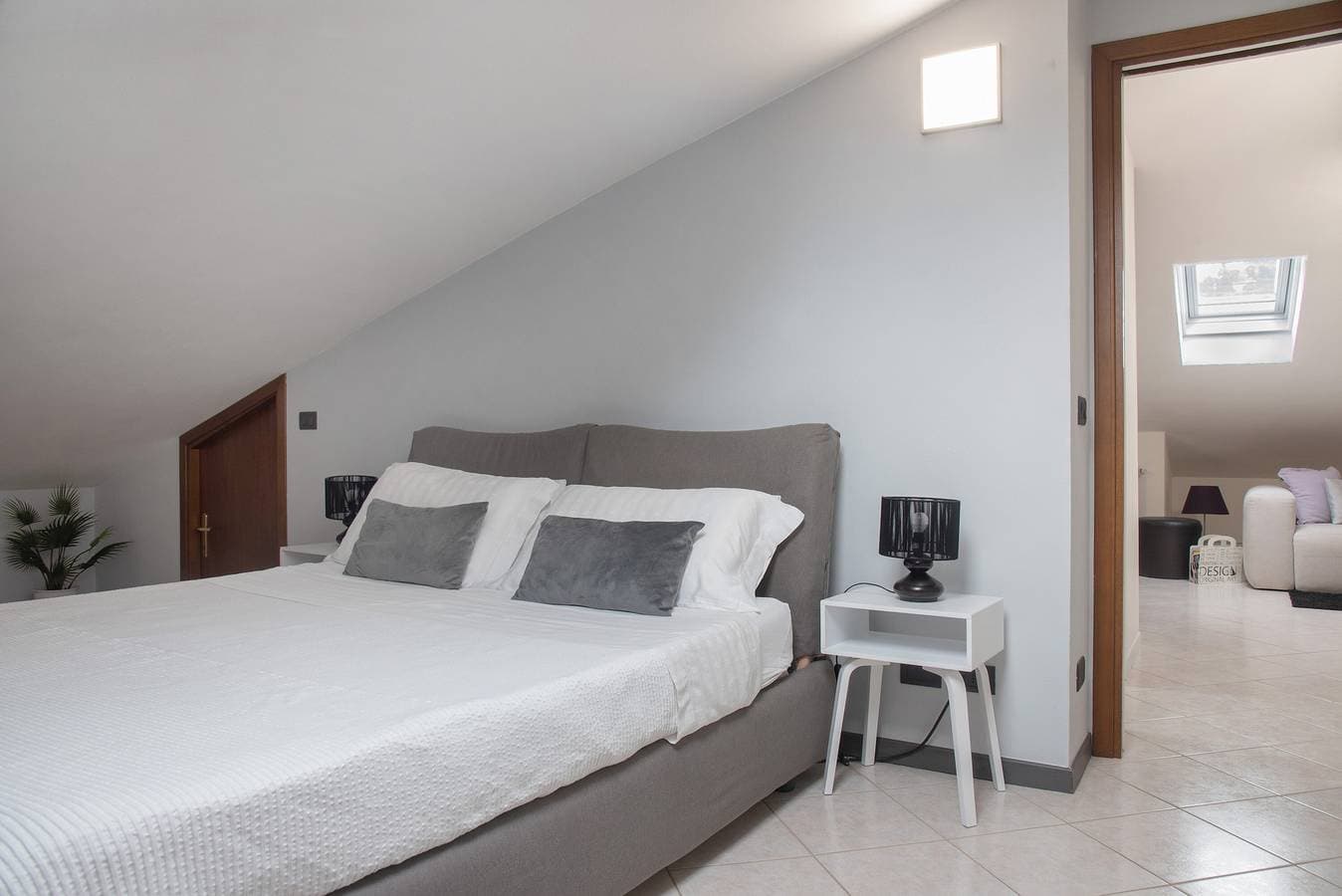 Foto 9 von 25: Ferienwohnung 'Massimo - Verbania Intra' mit WLAN und Klimaanlage