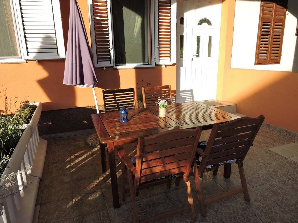 Ferienwohnung in Biograd na Moru mit Terrasse, Klimaanlage, W-Lan (4269-2) 1