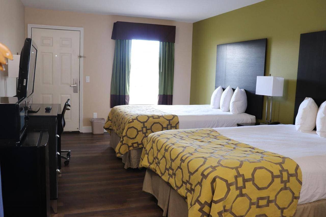 Foto 9 von 12: Double Room with Two Double Beds - First Floor