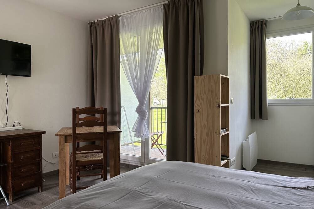 Normandy apartment with pool and garden 1