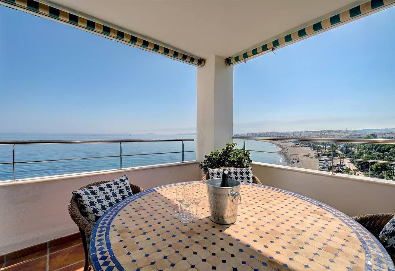 Penthouse Boulevard 401 1