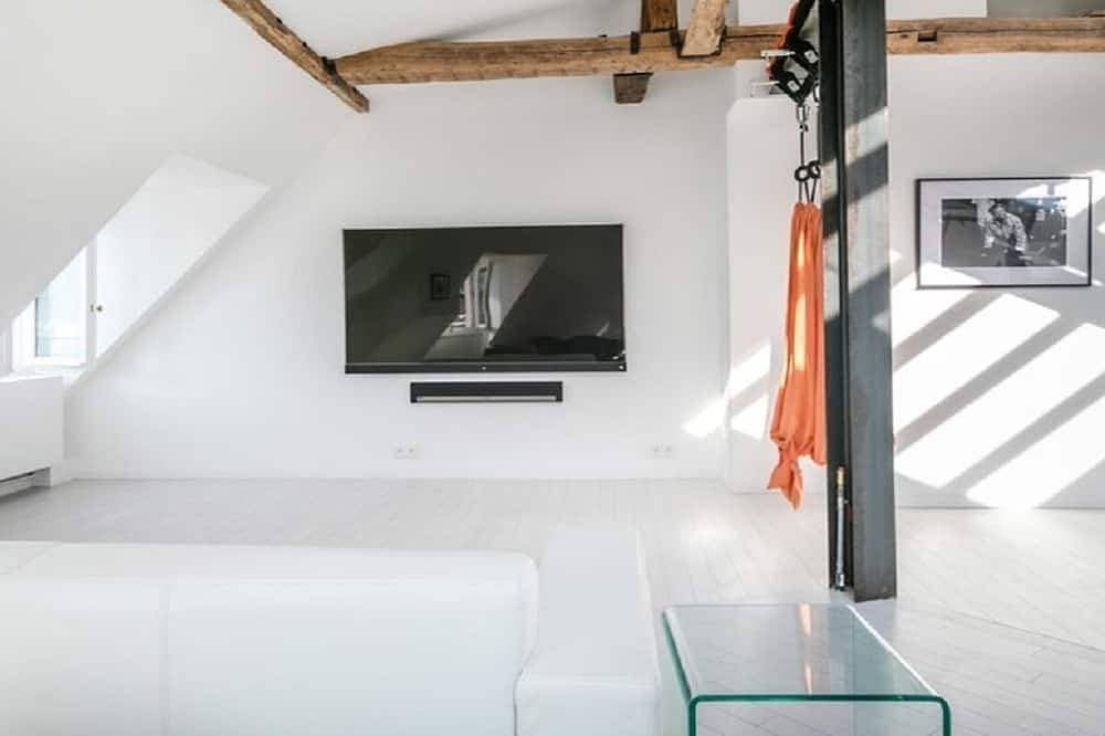 Foto 6 von 30: A Striking Sunlit Haussmann Penthouse- Luxury Living In Monceau Champs Elysees