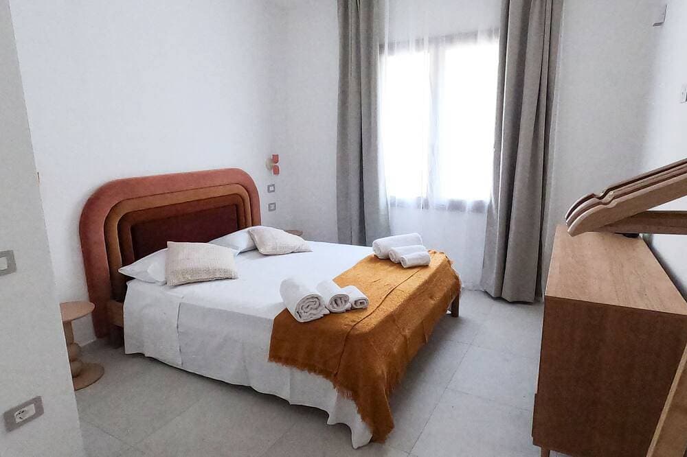 Foto 3 von 13: Domus Luxi - Design-Apartment Teulada | Komfort und Stil